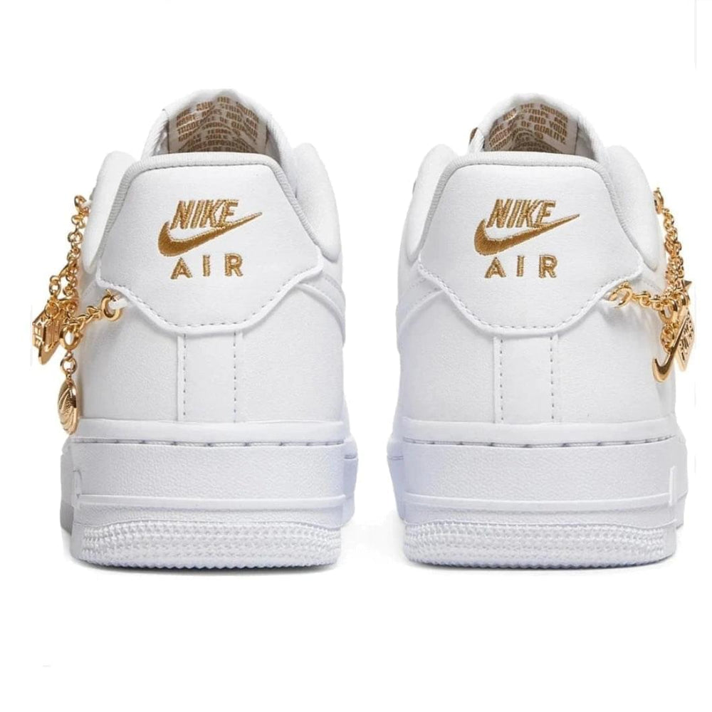 
                      
                        AIR FORCE 1 '07 LUCKYCHARM
                      
                    